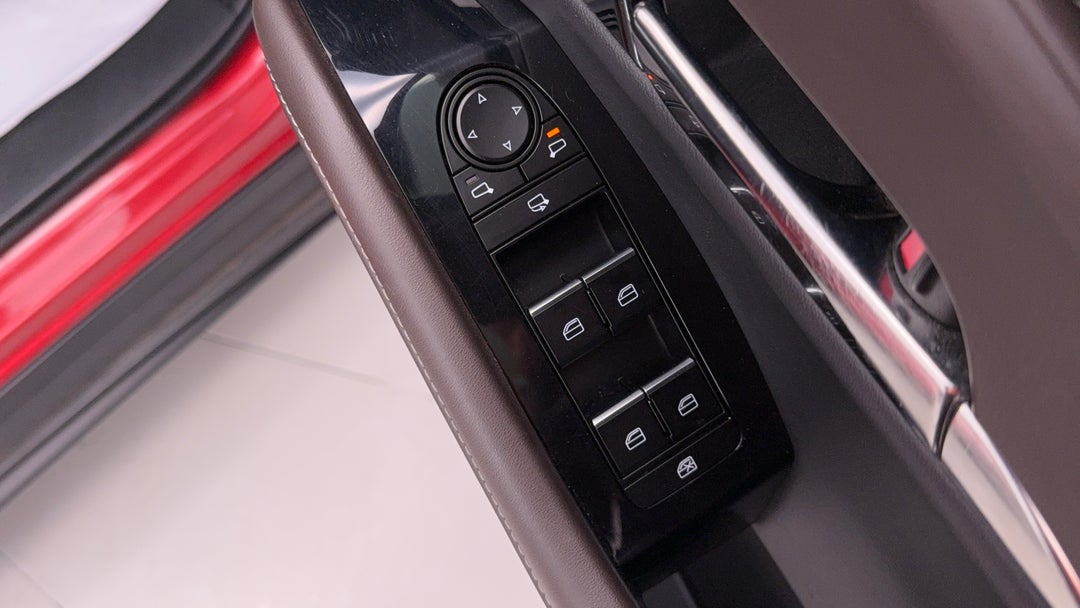 2021 Mazda CX-30 G25 Astina (FWD), Automatic, 56086 km, Drivers Side Door Panel Controls