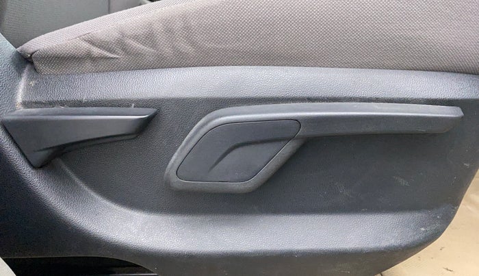 2017 Mahindra Kuv100 K8 D 6 STR, Diesel, Manual, 38,222 km, Driver Side Adjustment Panel