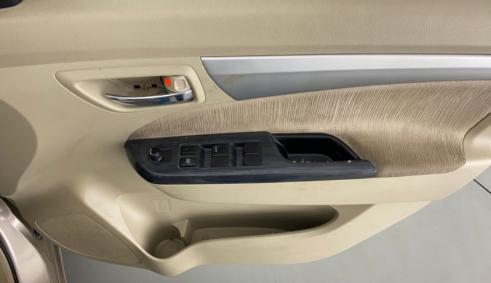 2013 Maruti Ertiga VXI CNG, CNG, Manual, 56,044 km, Driver Side Door Panels Control