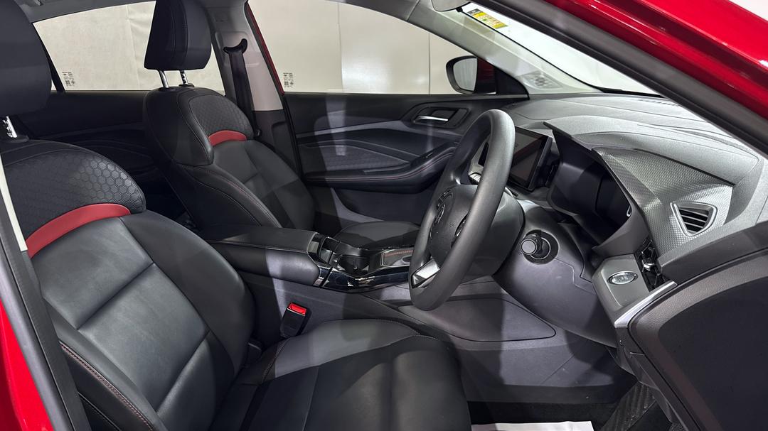 2023 MG Mg5 Vibe, Automatic, 13122 km, Right Side Front Door Cabin View