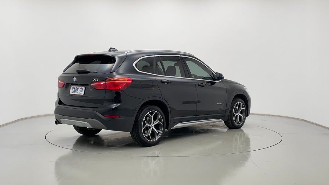 Right Back Diagonal (45- Degree) View