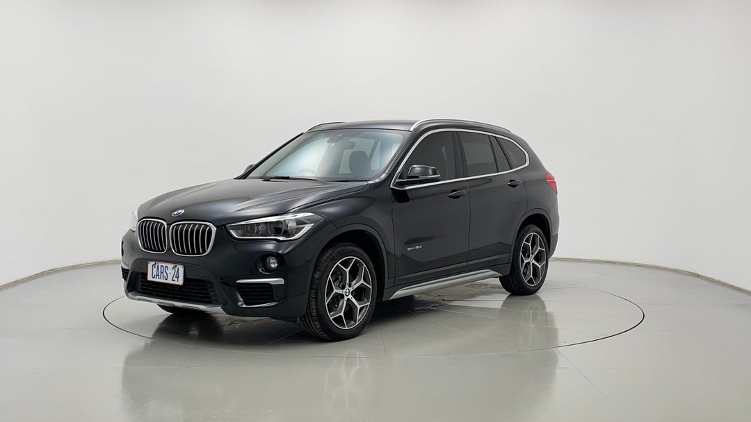 Left Front Diagonal (45- Degree) View