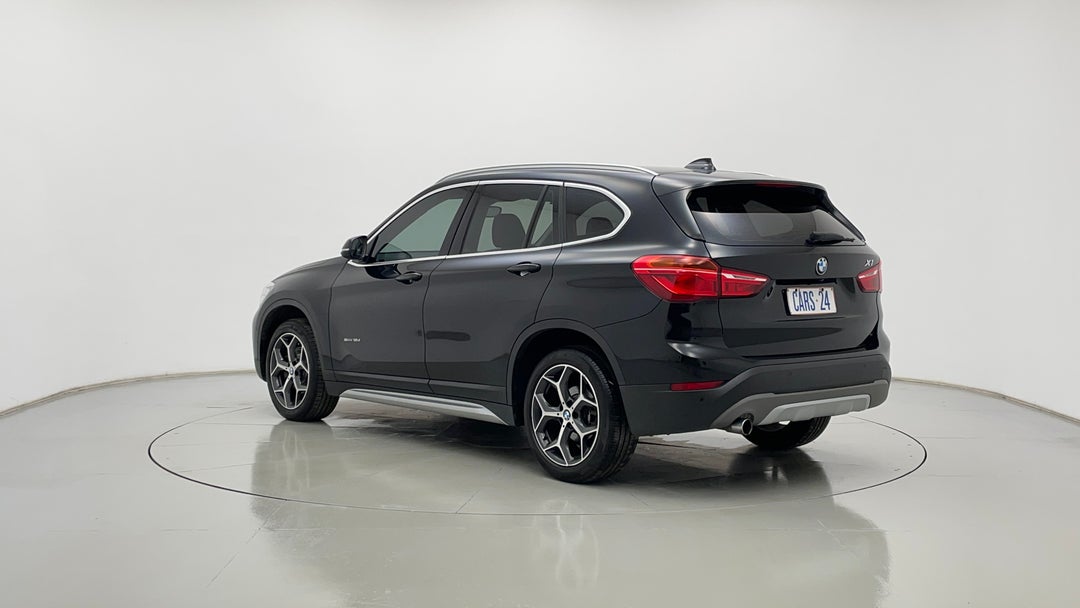 Left Back Diagonal (45- Degree) View