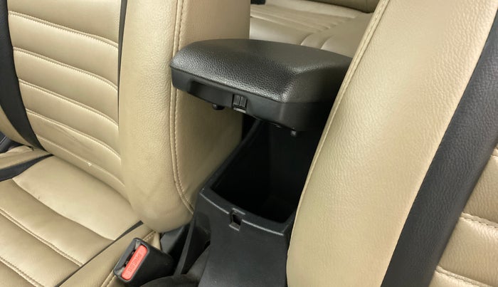 2015 Hyundai Elite i20 SPORTZ 1.2, Petrol, Manual, 71,735 km, Driver seat - Armrest has miinor damage