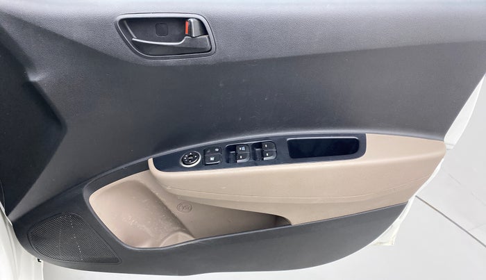 2017 Hyundai Grand i10 Magna 1.2 AT  VTVT, Petrol, Automatic, 62,055 km, Driver Side Door Panels Control