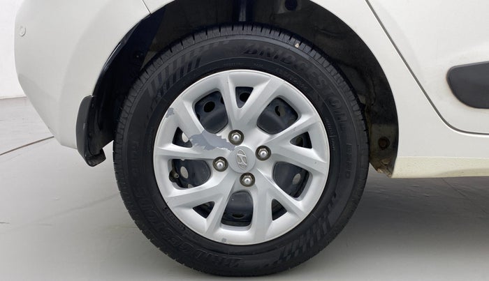 2017 Hyundai Grand i10 Magna 1.2 AT  VTVT, Petrol, Automatic, 62,055 km, Right Rear Wheel