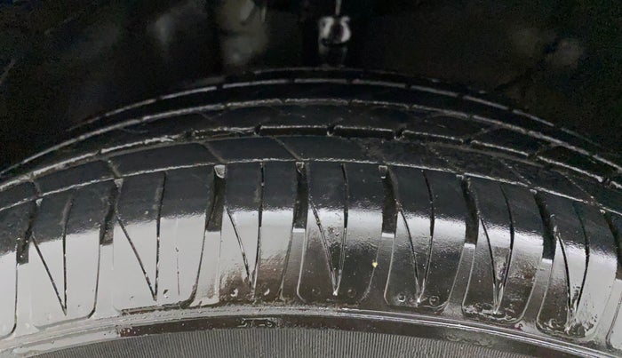 2022 KIA SONET GTX PLUS 1.0 IMT, Petrol, Manual, 11,716 km, Left Front Tyre Tread