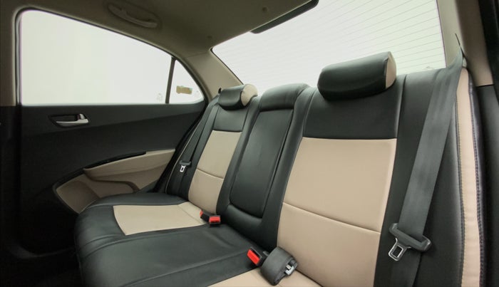 2015 Hyundai Xcent S 1.2 OPT, Petrol, Manual, 38,058 km, Right Side Rear Door Cabin