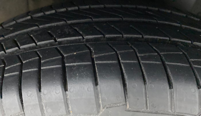 2015 Hyundai Xcent S 1.2 OPT, Petrol, Manual, 38,058 km, Left Rear Tyre Tread