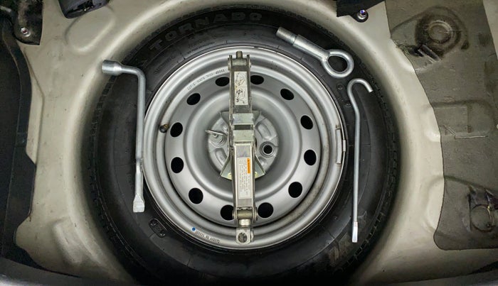 2011 Maruti Ritz LXI, Petrol, Manual, 21,744 km, Spare Tyre