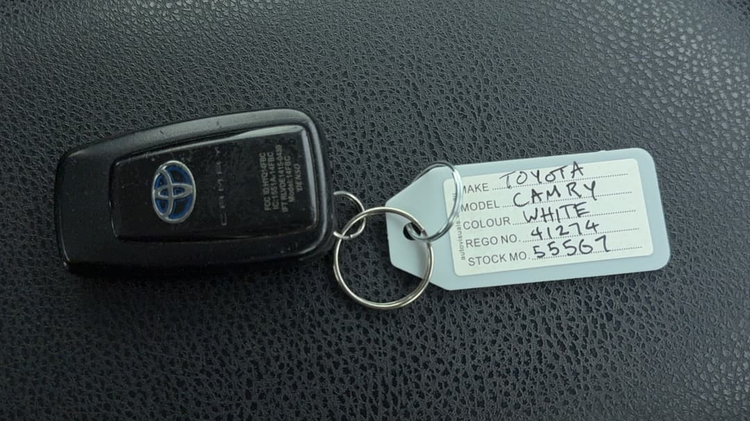 2024 Toyota Camry Ascent Hybrid, Automatic, 54043 km, Key Close-up