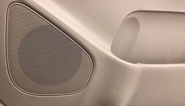 2013 Toyota Innova 2.5 VX 7 STR BS IV, Diesel, Manual, 2,21,916 km, Speaker