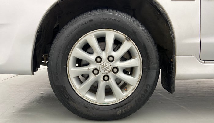 2013 Toyota Innova 2.5 VX 7 STR BS IV, Diesel, Manual, 2,21,916 km, Left Front Wheel