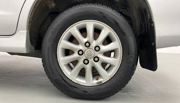 2013 Toyota Innova 2.5 VX 7 STR BS IV, Diesel, Manual, 2,21,916 km, Left Rear Wheel