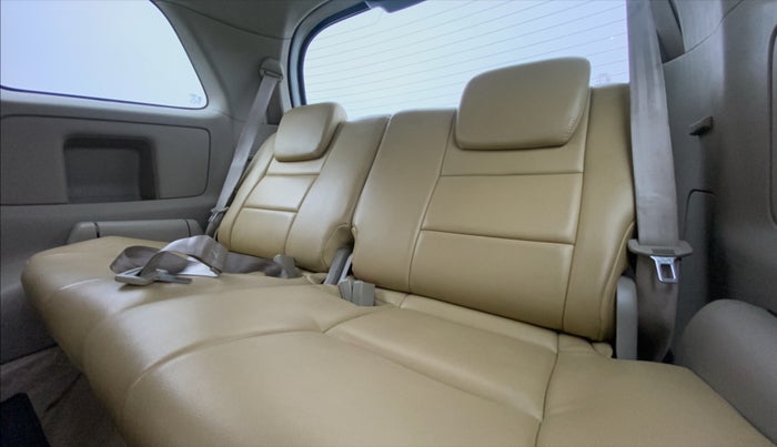 2013 Toyota Innova 2.5 VX 7 STR BS IV, Diesel, Manual, 2,21,916 km, Third Seat Row ( optional )