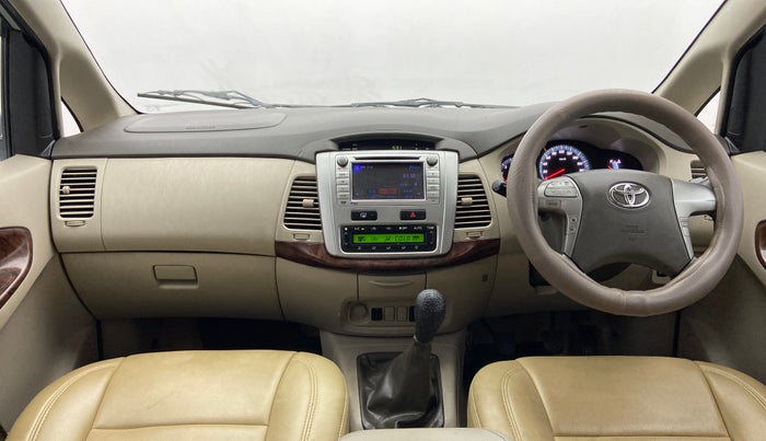 2013 Toyota Innova 2.5 VX 7 STR BS IV, Diesel, Manual, 2,21,916 km, Dashboard