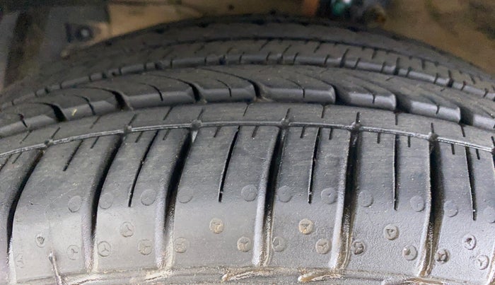 2018 Maruti Ciaz ALPHA 1.3 DDIS SHVS, Diesel, Manual, 82,609 km, Left Front Tyre Tread
