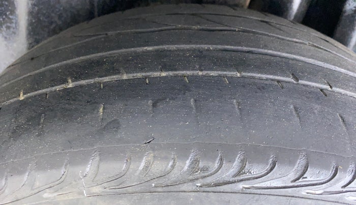 2018 Maruti Ciaz ALPHA 1.3 DDIS SHVS, Diesel, Manual, 82,609 km, Left Rear Tyre Tread