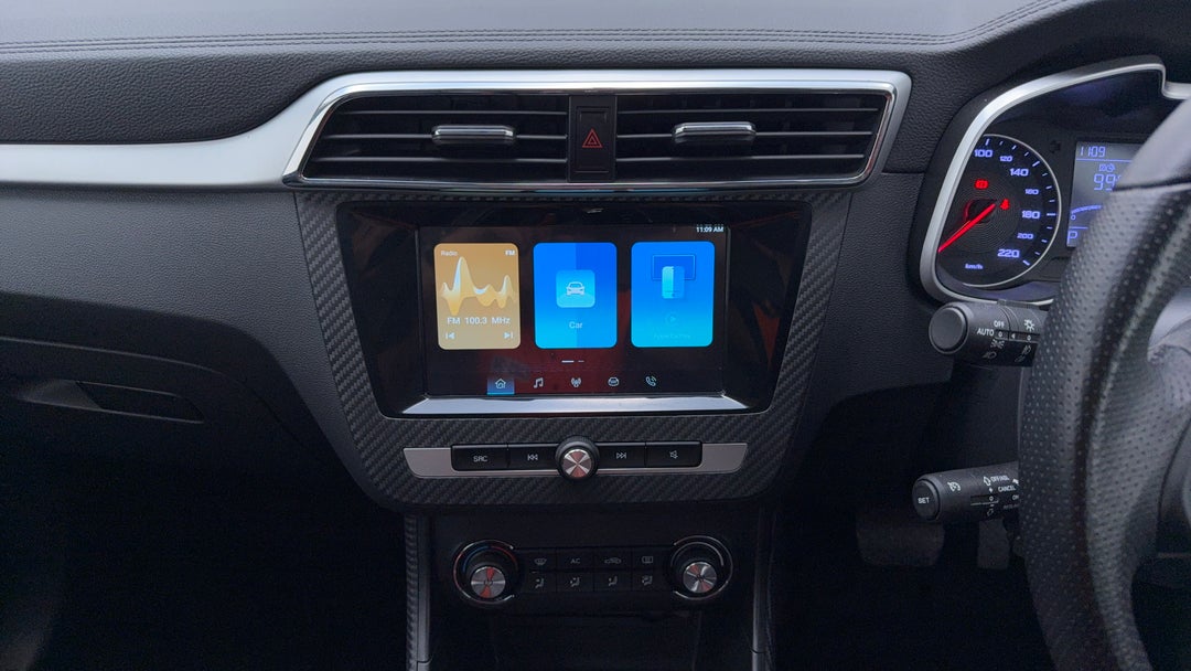 2023 MG ZS Excite, Automatic, 22385 km, Center Console