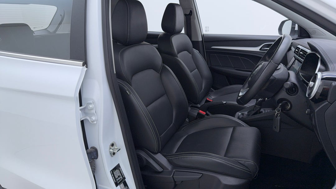 2023 MG ZS Excite, Automatic, 22385 km, Right Side Front Door Cabin View