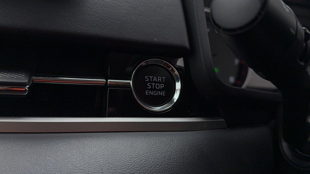 2024 Mitsubishi Outlander Es 7 Seat (2wd), Automatic, 50130 km, Keyless / Button Start