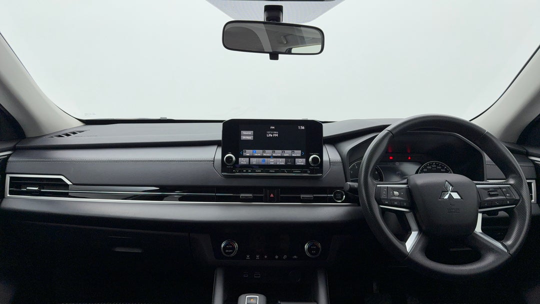 2024 Mitsubishi Outlander Es 7 Seat (2wd), Automatic, 50130 km, Dashboard View