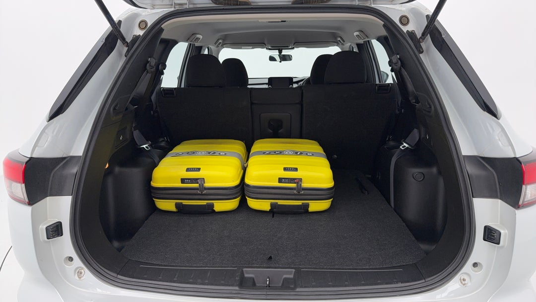 2024 Mitsubishi Outlander Es 7 Seat (2wd), Automatic, 50130 km, Boot Inside View with Luggage