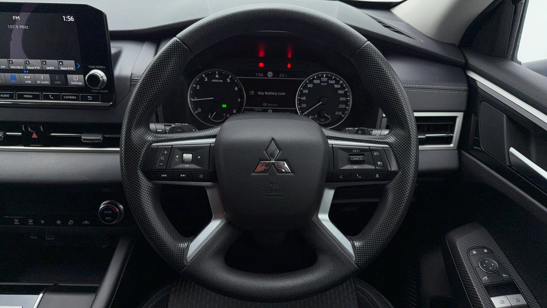 2024 Mitsubishi Outlander Es 7 Seat (2wd), Automatic, 50130 km, Steering Wheel Close-up