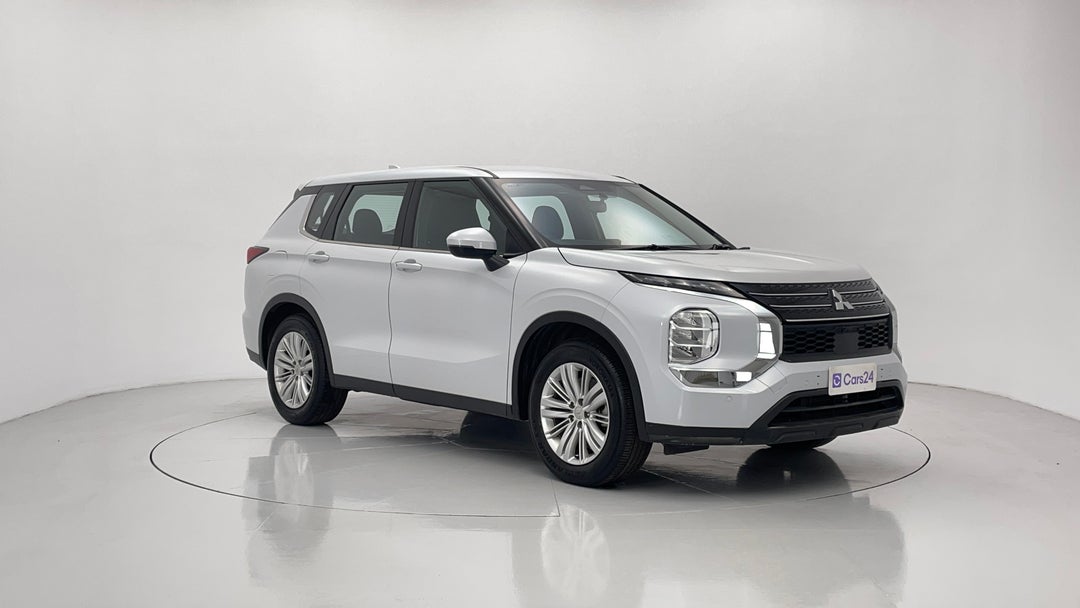 2024 Mitsubishi Outlander Es 7 Seat (2wd), Automatic, 50130 km, Right Front Diagonal (45- Degree) View