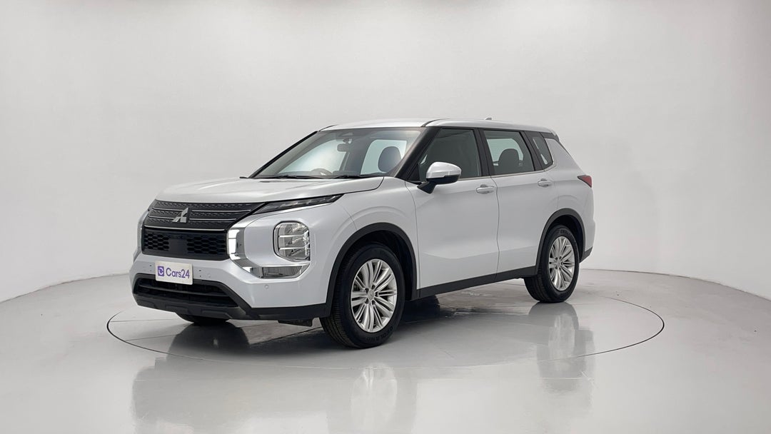 2024 Mitsubishi Outlander Es 7 Seat (2wd), Automatic, 50130 km, Left Front Diagonal (45- Degree) View