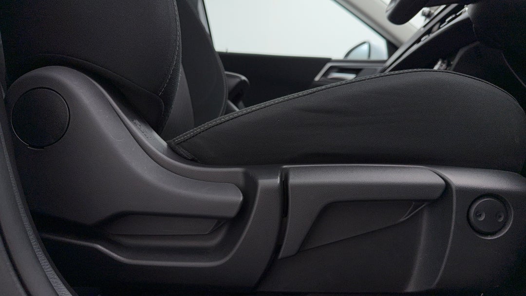 2024 Mitsubishi Outlander Es 7 Seat (2wd), Automatic, 50130 km, Drivers Side Adjustment Panel