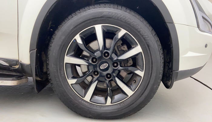 2018 Mahindra XUV500 W11 AT, Diesel, Automatic, 59,774 km, Right Front Wheel