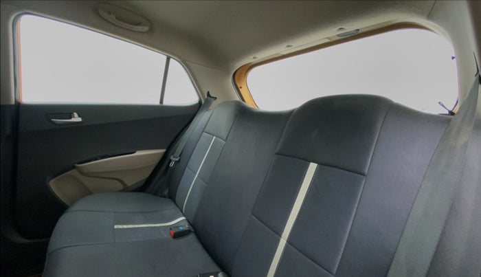 2015 Hyundai Grand i10 SPORTZ 1.2 KAPPA VTVT, Petrol, Manual, 24,017 km, Right Side Rear Door Cabin