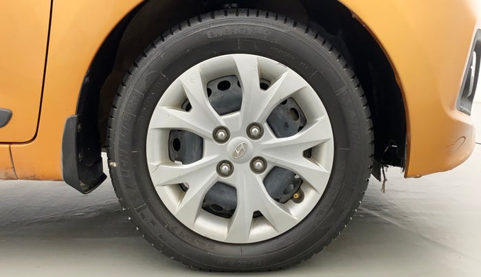 2015 Hyundai Grand i10 SPORTZ 1.2 KAPPA VTVT, Petrol, Manual, 24,017 km, Right Front Wheel