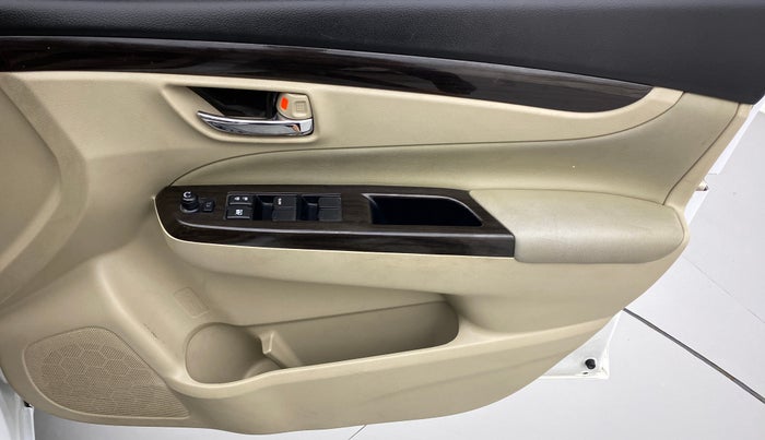 2018 Maruti Ciaz ZETA 1.4 VVT, Petrol, Manual, 52,367 km, Driver Side Door Panels Control