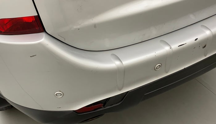 2018 Mahindra XUV500 W7, Diesel, Manual, 1,12,969 km, Rear bumper - Minor scratches