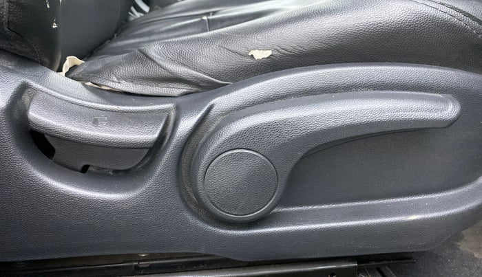 2017 Hyundai Elite i20 SPORTZ 1.2, Petrol, Manual, 65,339 km, Driver Side Adjustment Panel