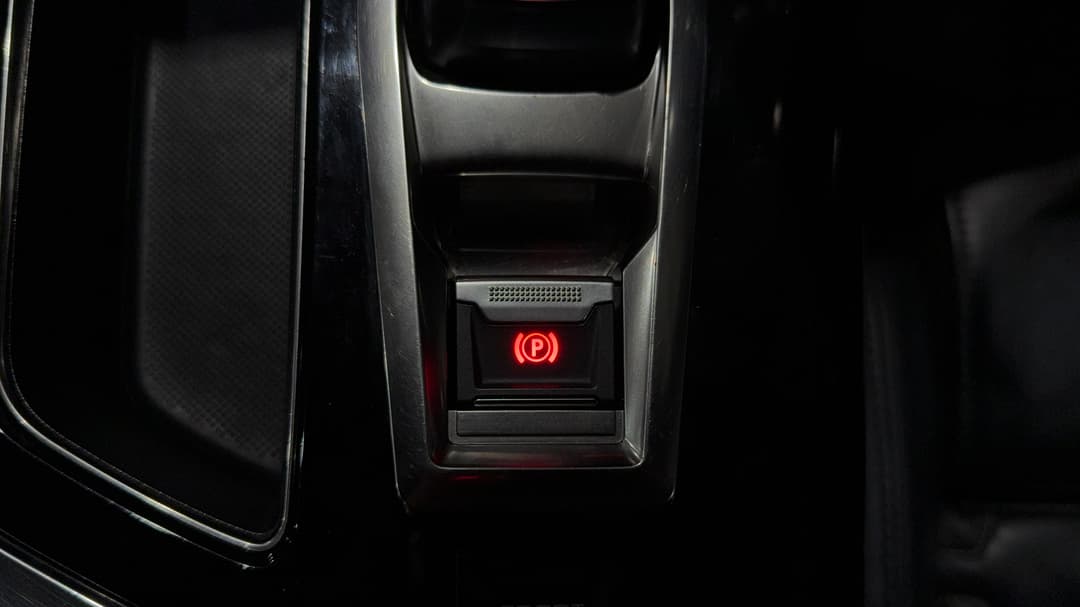 2020 Peugeot 3008 Gt Line, Automatic, 127077 km, Handbrake
