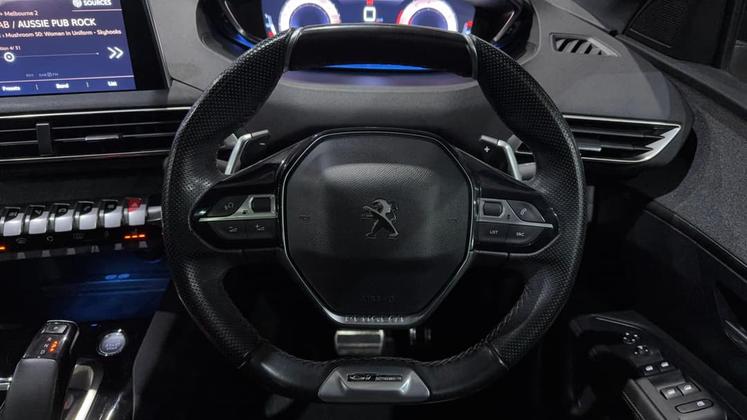 2020 Peugeot 3008 Gt Line, Automatic, 127077 km, Steering Wheel Close-up
