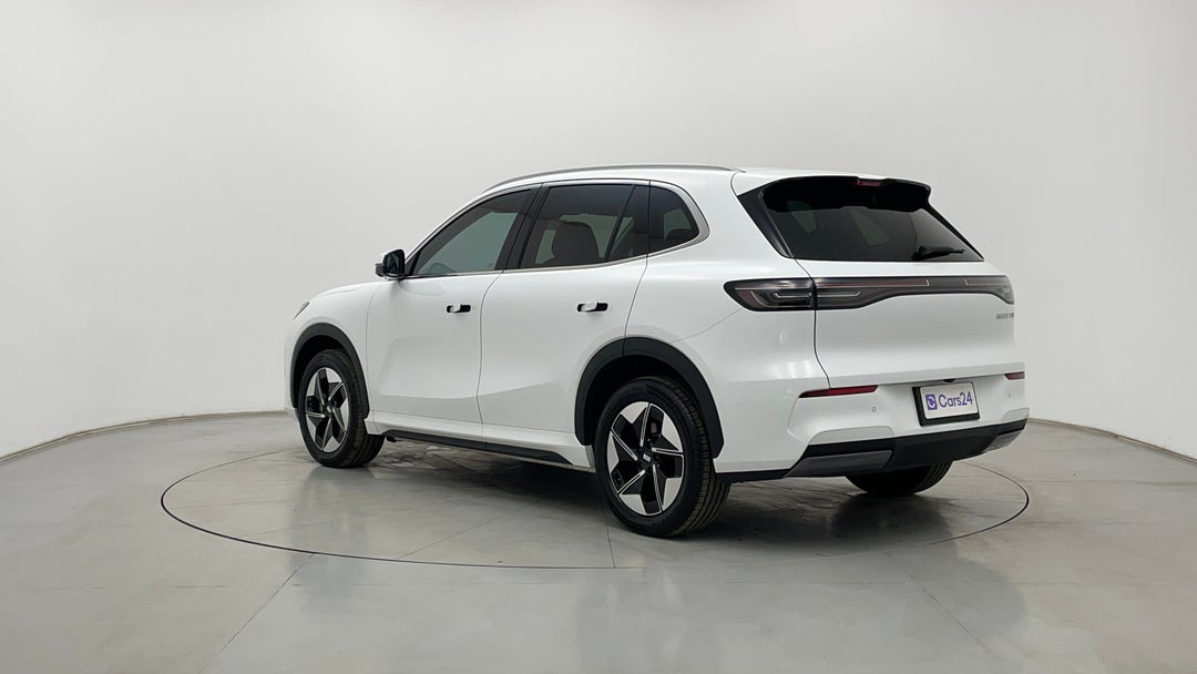 Left Back Diagonal (45- Degree) View