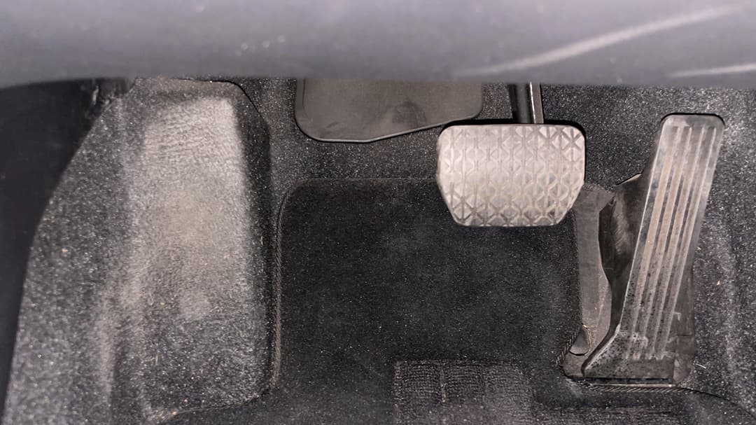 2017 Mazda Mazda3 Touring, Automatic, 59906 km, Pedals and Footmat