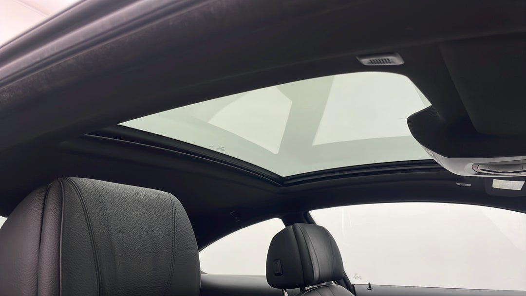 Interior Sunroof/Moonroof