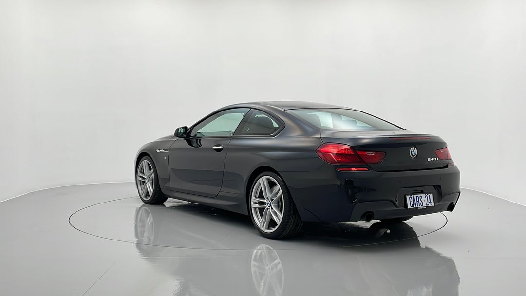 Left Back Diagonal (45- Degree) View