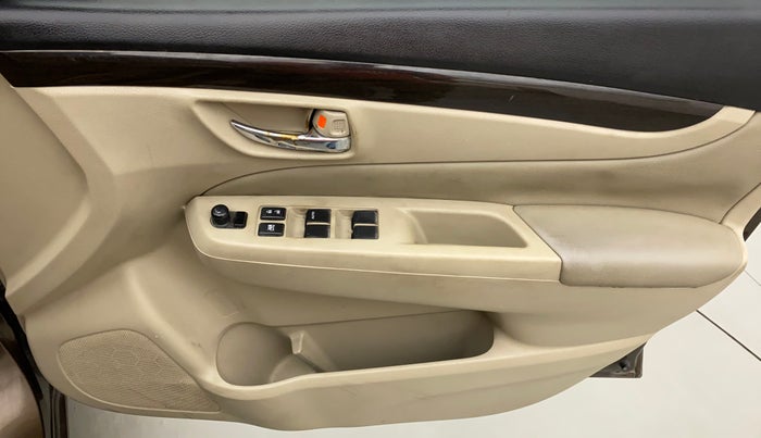 2015 Maruti Ciaz  ZDI SHVS, Diesel, Manual, 70,529 km, Driver Side Door Panels Control