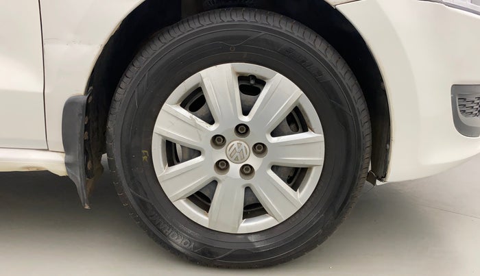 2012 Volkswagen Polo COMFORTLINE 1.2L PETROL, Petrol, Manual, 1,08,468 km, Right Front Wheel
