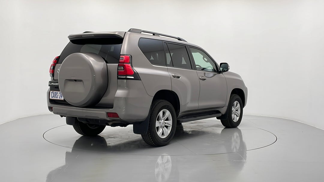 Right Back Diagonal (45- Degree) View