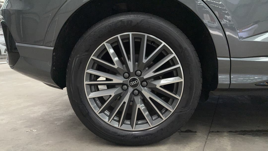 2021 Audi Q3 35 Tfsi S Line, Automatic, 59903 km, Right Rear Wheel
