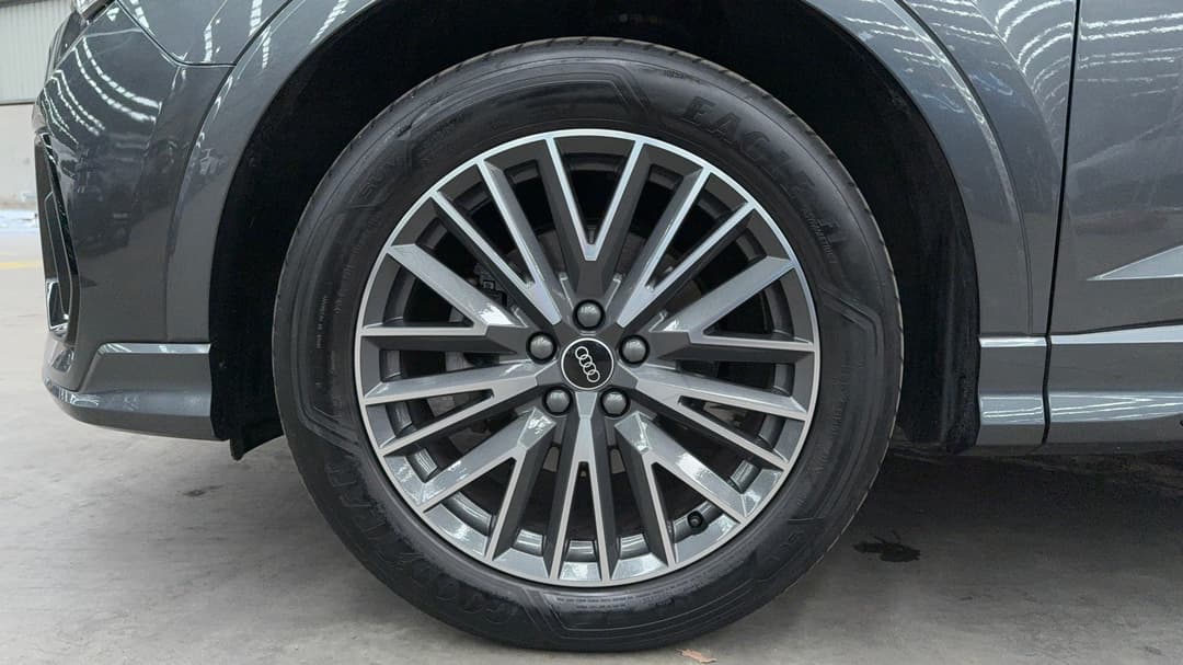 2021 Audi Q3 35 Tfsi S Line, Automatic, 59903 km, Left Front Wheel