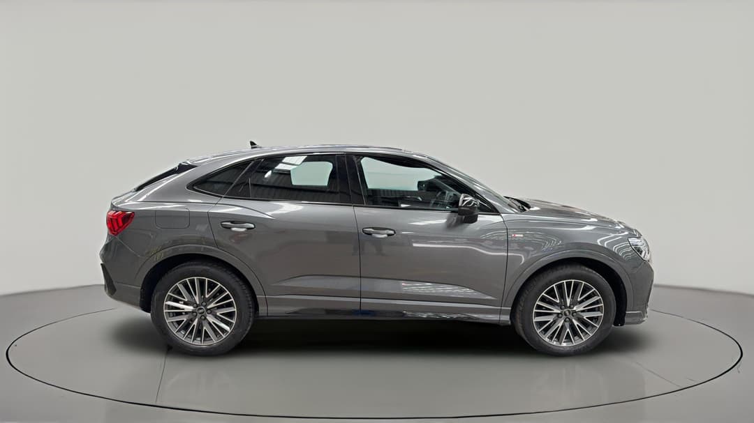 2021 Audi Q3 35 Tfsi S Line, Automatic, 59903 km, Right Side View