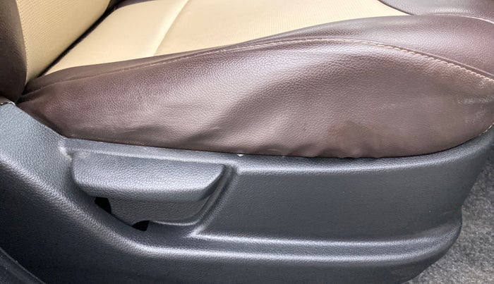 2018 Hyundai Eon MAGNA PLUS, Petrol, Manual, 22,870 km, Driver Side Adjustment Panel